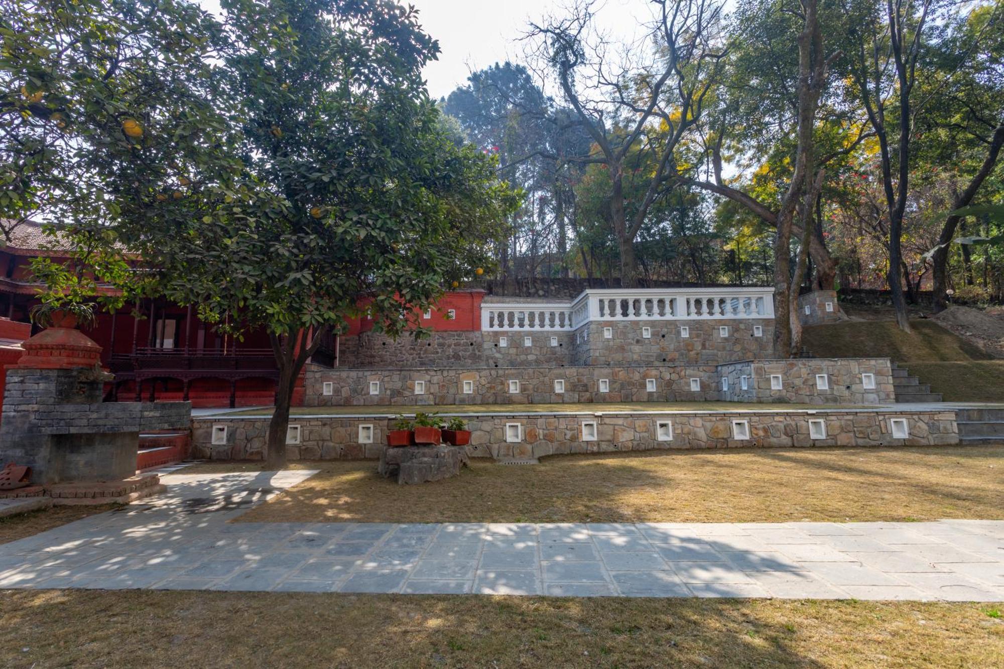 Hotel Himalaya Kathmandu Exterior photo
